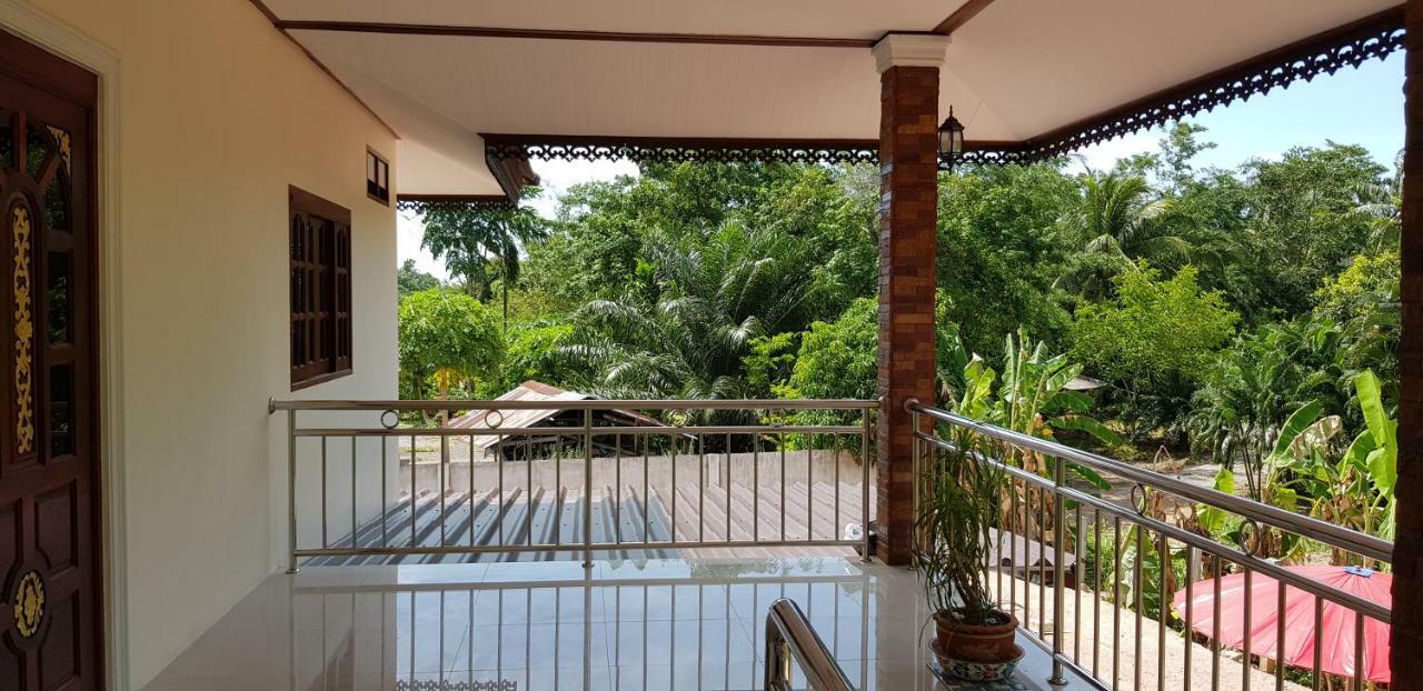Khwahol Guesthouse Don Sak Buitenkant foto