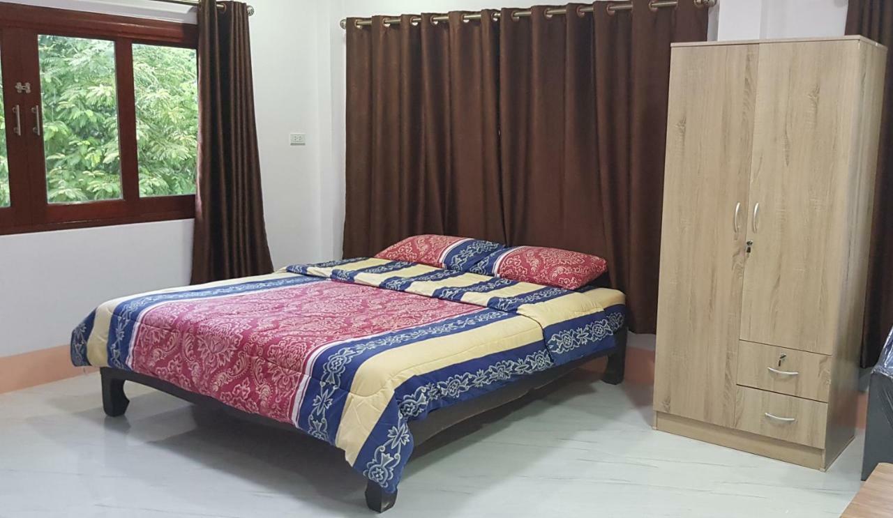 Khwahol Guesthouse Don Sak Buitenkant foto